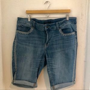 Women’s Bermuda Shorts